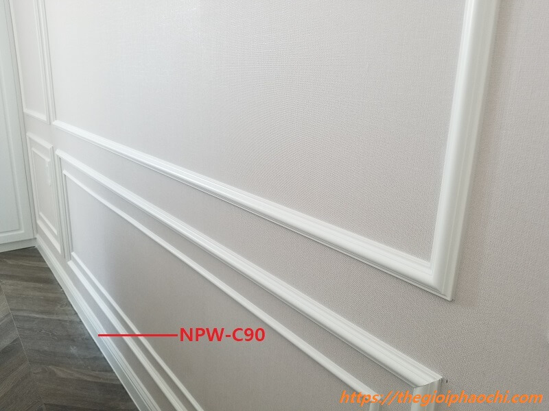 phào chỉ len chân tường nhựa trắng